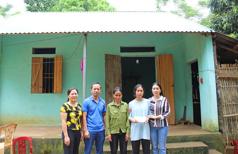 Chông chênh đường tới đại học của nữ sinh dân tộc Mường đạt 29,25 điểm - Ảnh 5. Chông chênh đường tới đại học của nữ sinh dân tộc Mường đạt 29,25 điểm - Ảnh 5.