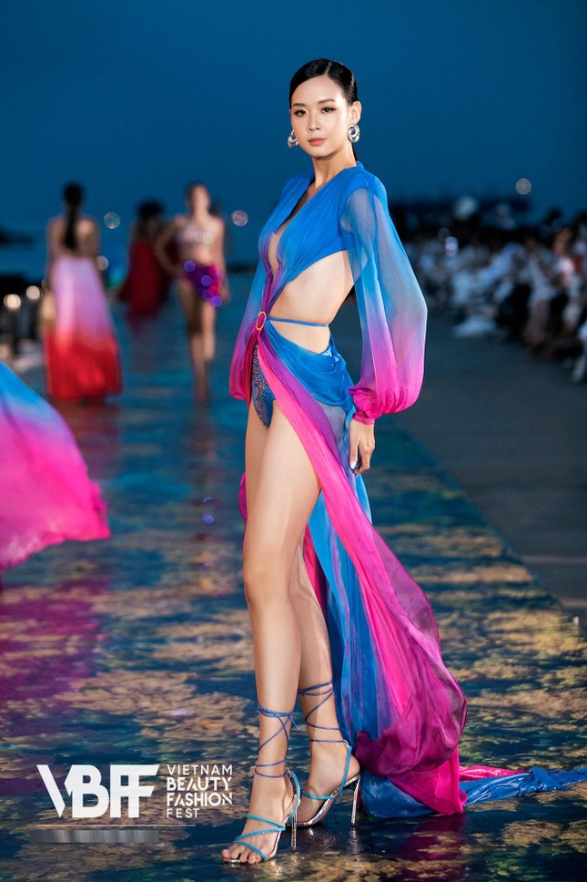 Gu thời trang tôn chân dài nóng bỏng của nàng Á hậu cao nhất showbiz Bảo Ngọc - Ảnh 5.