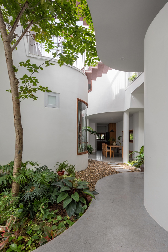 Tòa nhà 147m2 đầy tính nghệ thuật, mỗi bước đi trong nhà đều là một trải nghiệm thú vị - Ảnh 4.