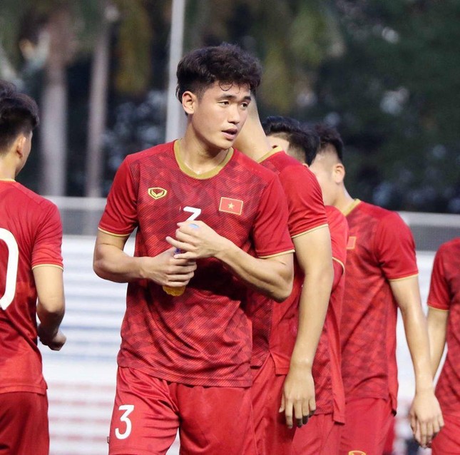 CLB Hà Nội chiêu mộ trung vệ cao trên 1m8, hổ thêm cánh trước lượt về V-League 2022 - Ảnh 1.