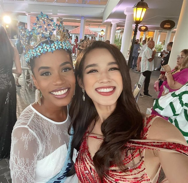 Những lần đọ sắc của Hoa hậu Đỗ Thị Hà và các Miss World: Nhan sắc Việt không hề lép vế! - Ảnh 4.