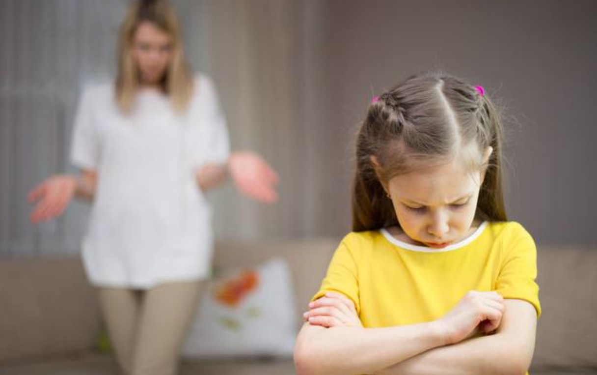 Khi trẻ mắc lỗi, cha mẹ nên nhớ 4 điều khi nhắc nhở để con không bị tự ti