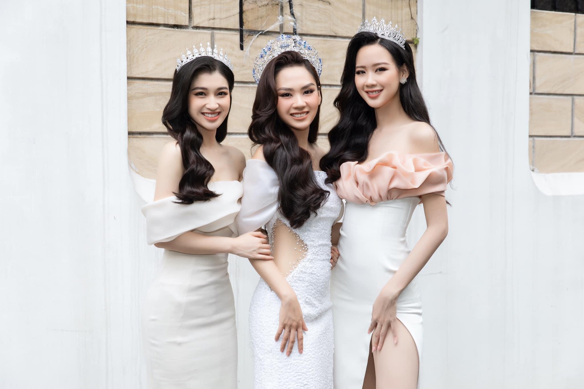 Phong cách thời trang đồng điệu, ngọt ngào của Top 3 Miss World Vietnam 2022 sau đăng quang - Ảnh 6.