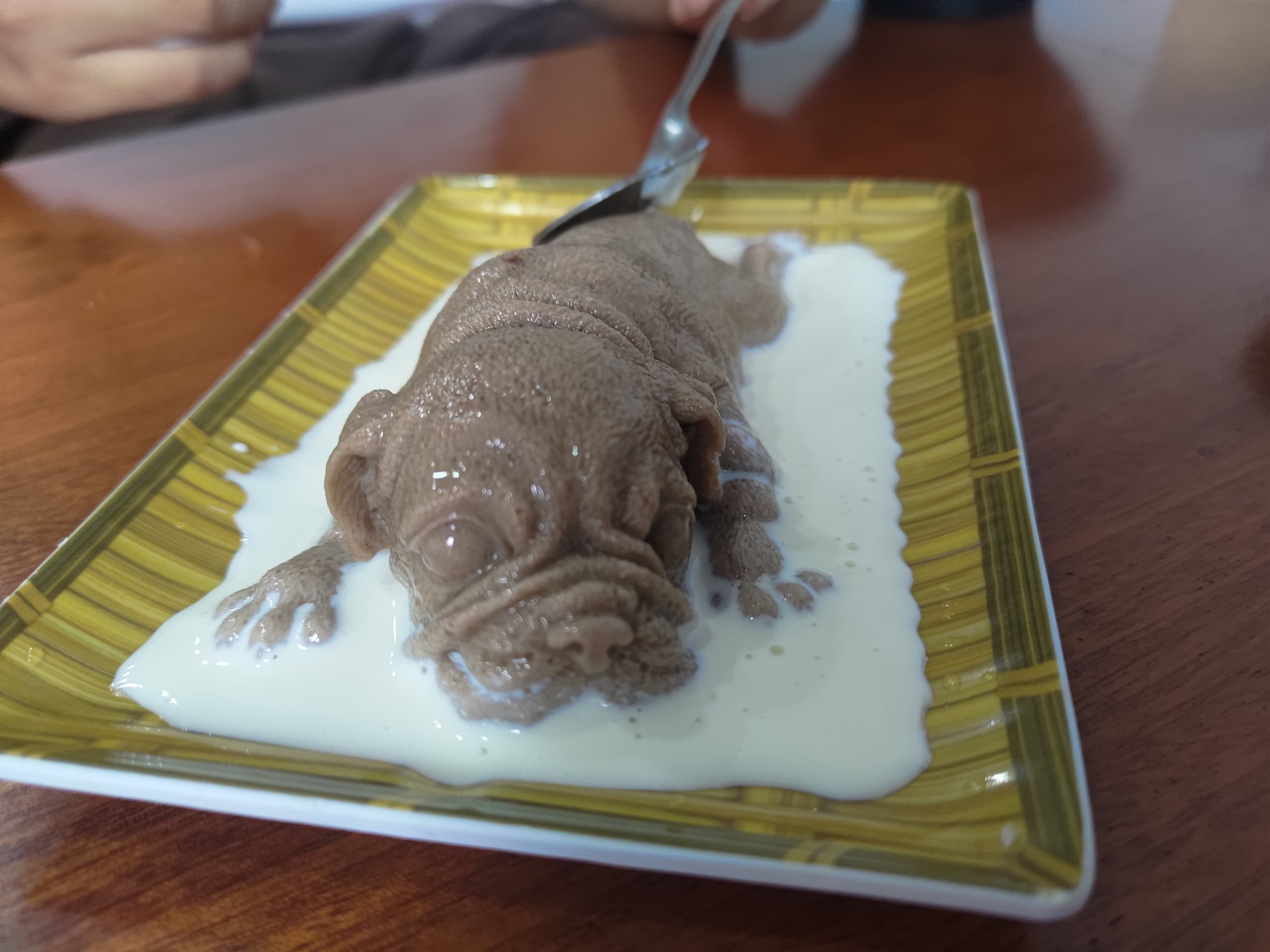 M&oacute;n thạch c&uacute;n con đang nổi ở TP.HCM: Nh&igrave;n giống thật đến nỗi nhiều thực kh&aacute;ch kh&ocirc;ng d&aacute;m ăn - Ảnh 1.