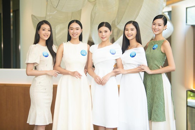 Người đẹp có gương mặt lai Tây của Miss World Vietnam chia sẻ về quá khứ bị bạo lực học đường  - Ảnh 2.