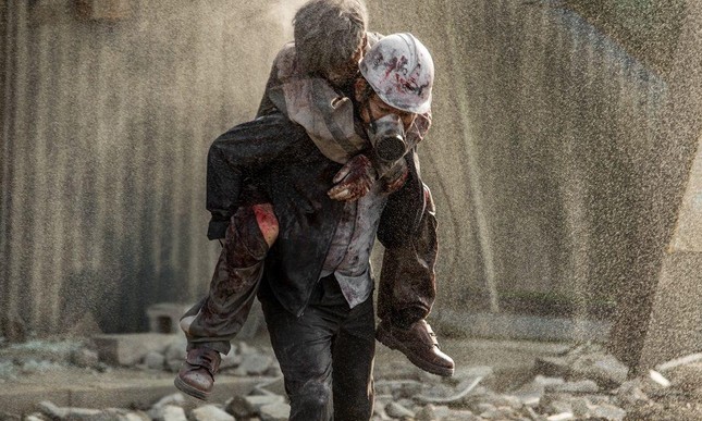 Why are Korean disaster movies always so successful, thanks to top-notch effects or touching content?  - Photo 4.