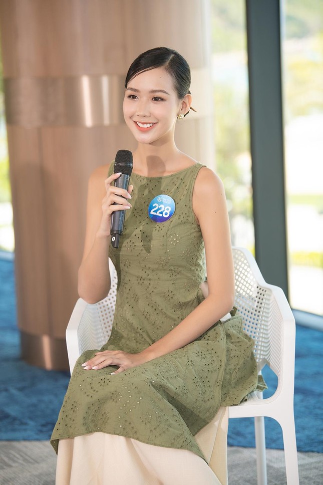 Người đẹp có gương mặt lai Tây của Miss World Vietnam chia sẻ về quá khứ bị bạo lực học đường  - Ảnh 5.