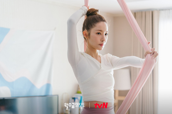 Nữ hoàng dao kéo Park Min Young “đổi nghề” làm vợ hợp đồng trong phim mới - Ảnh 2.