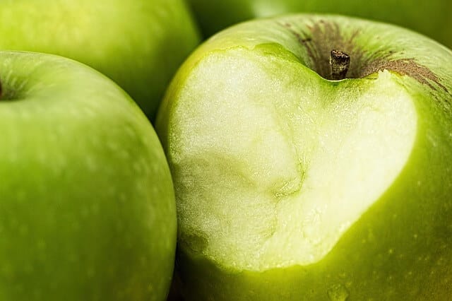 Quả táo tốt cho sức khỏe nhưng có 1 bộ phận cực độc, nên biết để tránh kẻo bỏ mạng khi ăn - Ảnh 4.