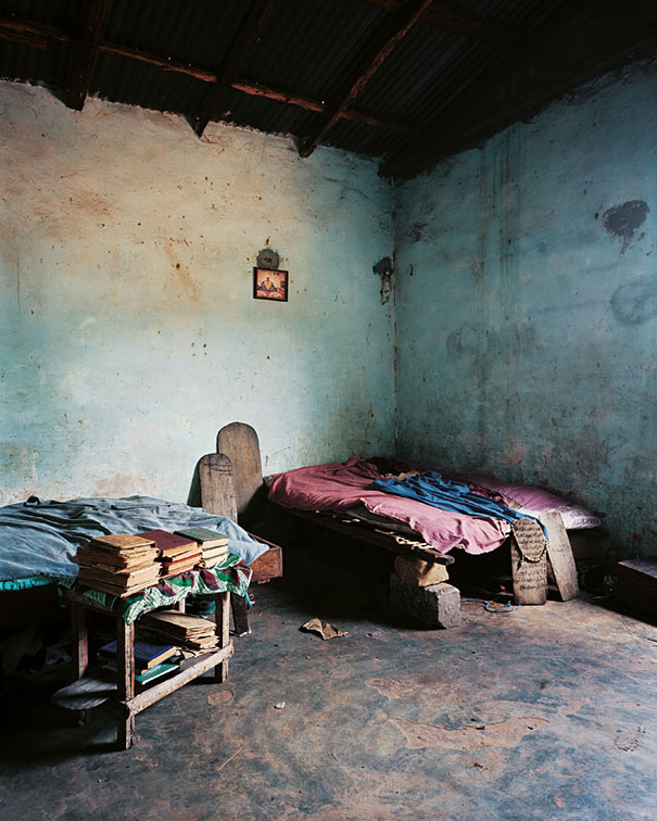 Bộ ảnh căn phòng ngủ của trẻ em khắp nơi trên thế giới với sự khác biệt bất ngờ - Ảnh 18.