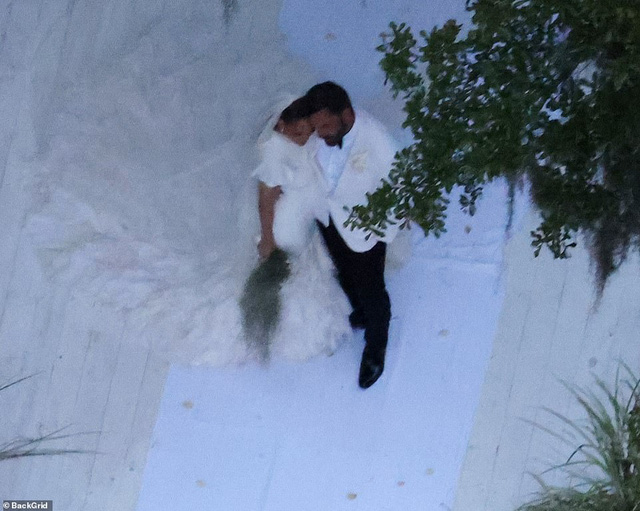 Toàn cảnh đám cưới xa hoa tại đồn điền 8,9 triệu USD của Ben Affleck - Ảnh 6.
