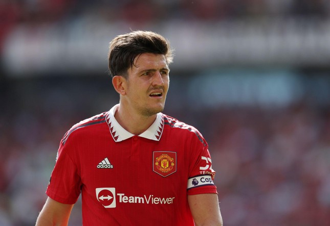 Nghe lời HLV Online, Ten Hag gạch tên Maguire trước trận MU vs Liverpool - Ảnh 1.