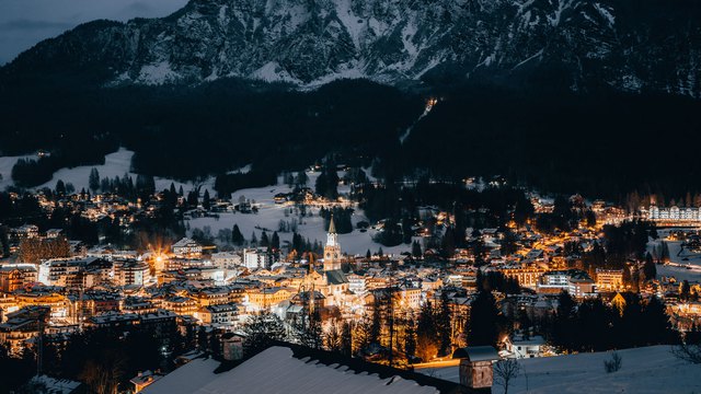 Rặng núi Dolomites phía Bắc nước Ý: Kiệt tác thiên nhiên được UNESCO công nhận là di sản thế giới - Ảnh 6.