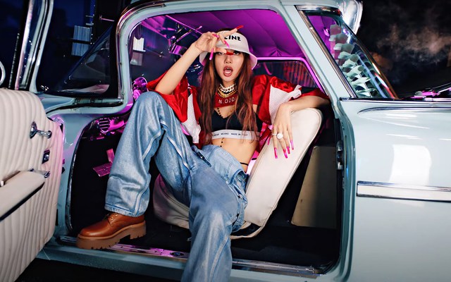 Pink Venom của BLACKPINK: Thước phim tua ngược loạt MV làm nên tên tuổi, Đông - Tây kết hợp không thiếu không thừa - Ảnh 10.