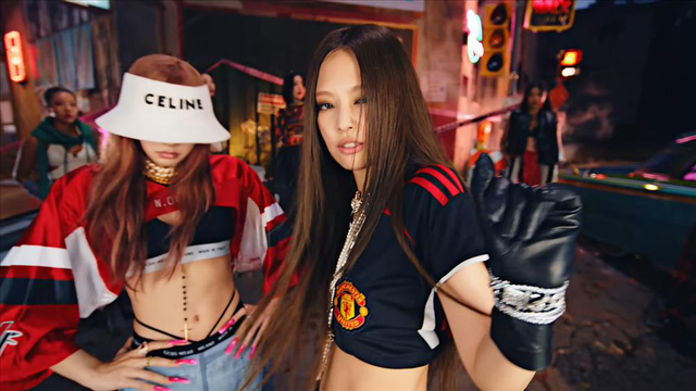 Pink Venom của BLACKPINK: Thước phim tua ngược loạt MV làm nên tên tuổi, Đông - Tây kết hợp không thiếu không thừa - Ảnh 11.