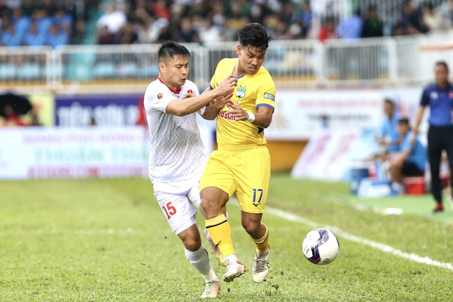 Các cầu thủ Phố Núi yêu mến bầu Đức, HAGL khó rơi vào cảnh tan đàn xẻ nghé - Ảnh 1. Các cầu thủ Phố Núi yêu mến bầu Đức, HAGL khó rơi vào cảnh tan đàn xẻ nghé - Ảnh 1.