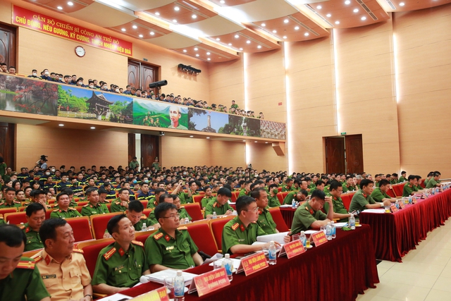 Giám đốc Công an Hà Nội: Công tác phòng cháy chữa cháy phải lấy phòng ngừa làm trọng - Ảnh 4.