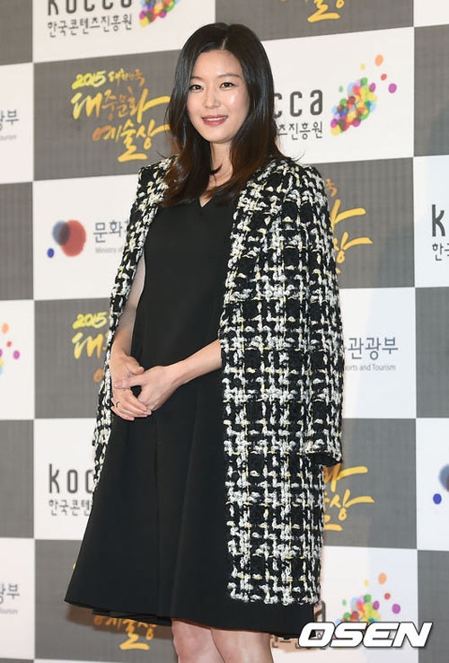 Nhan sắc dàn mỹ nhân Hàn trong thời kỳ mang thai: Son Ye Jin sở hữu ngoại hình cực phẩm - Ảnh 6.