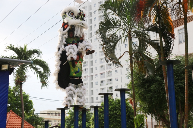 Gặp đội lân của những đứa trẻ mồ côi, trẻ lang thang giữa Sài Gòn - Ảnh 9.