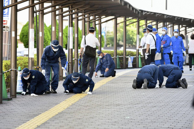 Lãnh đạo cơ quan cảnh sát Nhật Bản từ chức sau vụ cựu Thủ tướng Abe bị ám sát - Ảnh 1.
