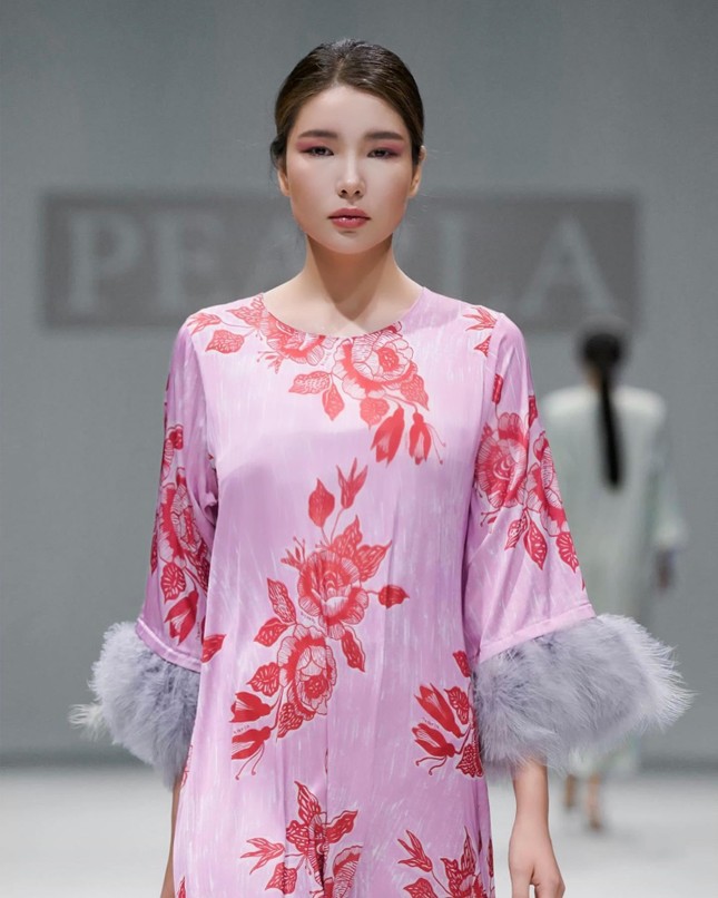 Nhan sắc nóng bỏng của người mẫu cao 1m77 đăng quang Hoa hậu Hòa bình Mông Cổ 2022 - Ảnh 5.