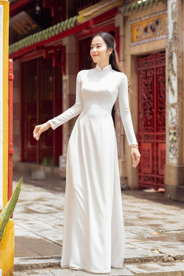 Đây chính là trang phục giúp Nam Em xinh đẹp rạng rỡ nhất: Áo dài truyền thống - Ảnh 1.