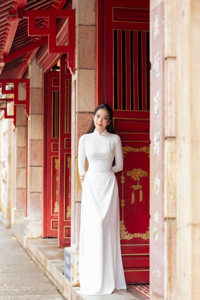 Đây chính là trang phục giúp Nam Em xinh đẹp rạng rỡ nhất: Áo dài truyền thống - Ảnh 2.