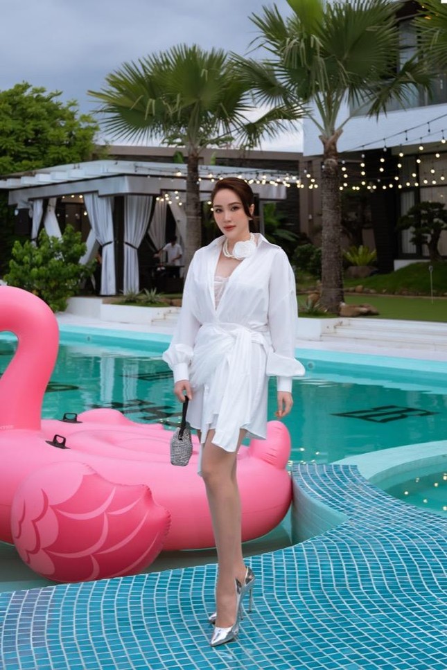 Bảo Thy bất ngờ tái xuất với vai trò ca sĩ, song ca hit cùng đạo diễn show Người Ấy Là Ai - Ảnh 3. Bảo Thy bất ngờ tái xuất với vai trò ca sĩ, song ca hit cùng đạo diễn show Người Ấy Là Ai - Ảnh 3.