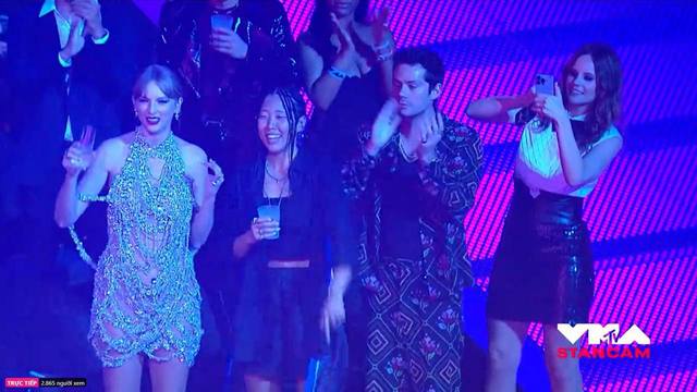 Lisa một mình lập kỳ tích cho Kpop, BLACKPINK trình diễn đại náo MTV VMAs 2022 - Ảnh 9.