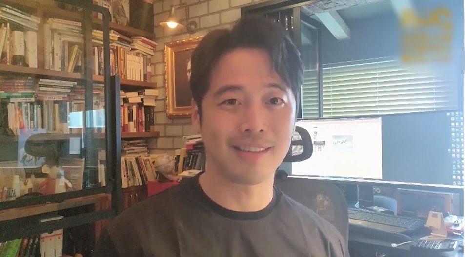 Ho&agrave;ng tử nụ cười một thời vẫn đẹp rạng ngời ở tuổi 40, qu&aacute; l&acirc;u kh&ocirc;ng nhận phim mới - Ảnh 5.