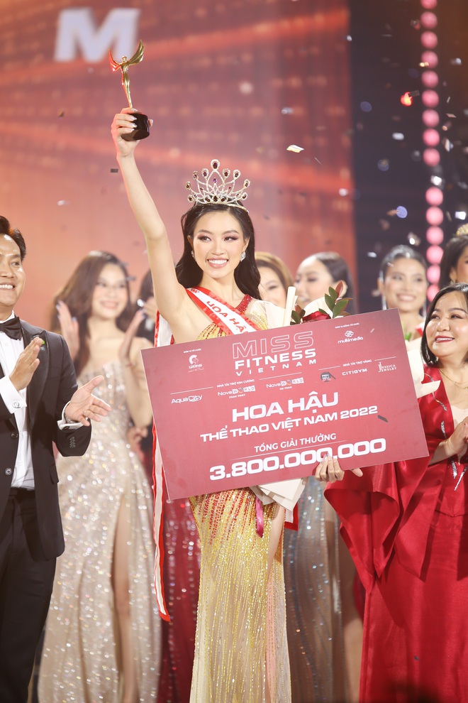 Tân Hoa hậu Thể thao Việt Nam 2022 Đoàn Thu Thuỷ bày tỏ sự biết ơn đến thầy Minh Tú - Ảnh 1.
