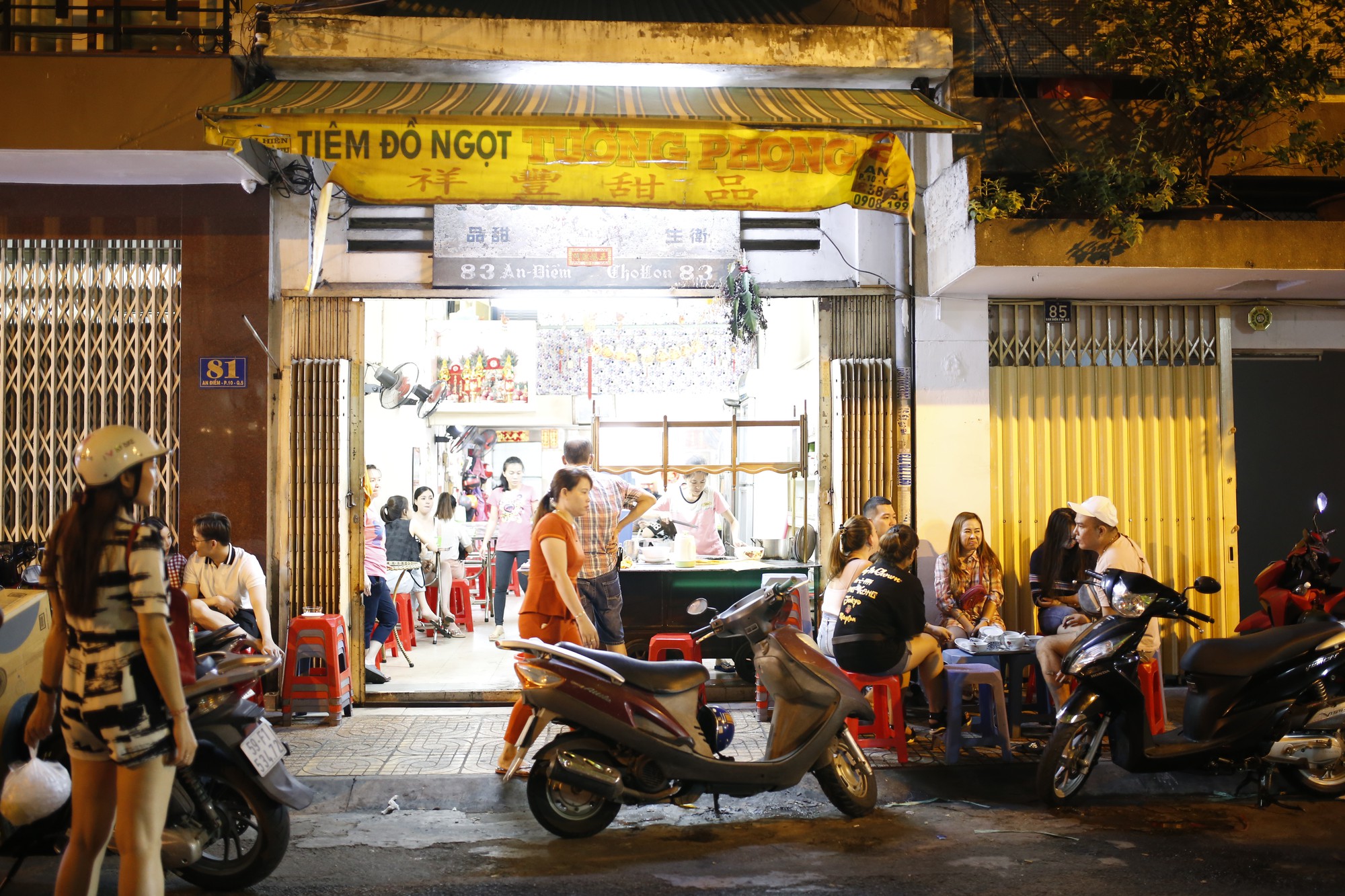 Những quán chè độc lạ ở TP HCM - Ảnh 11. Những quán chè độc lạ ở TP HCM - Ảnh 11.