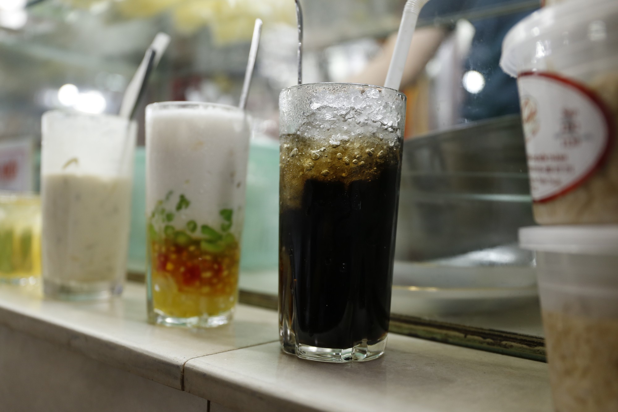 Những quán chè độc lạ ở TP HCM - Ảnh 19. Những quán chè độc lạ ở TP HCM - Ảnh 19.