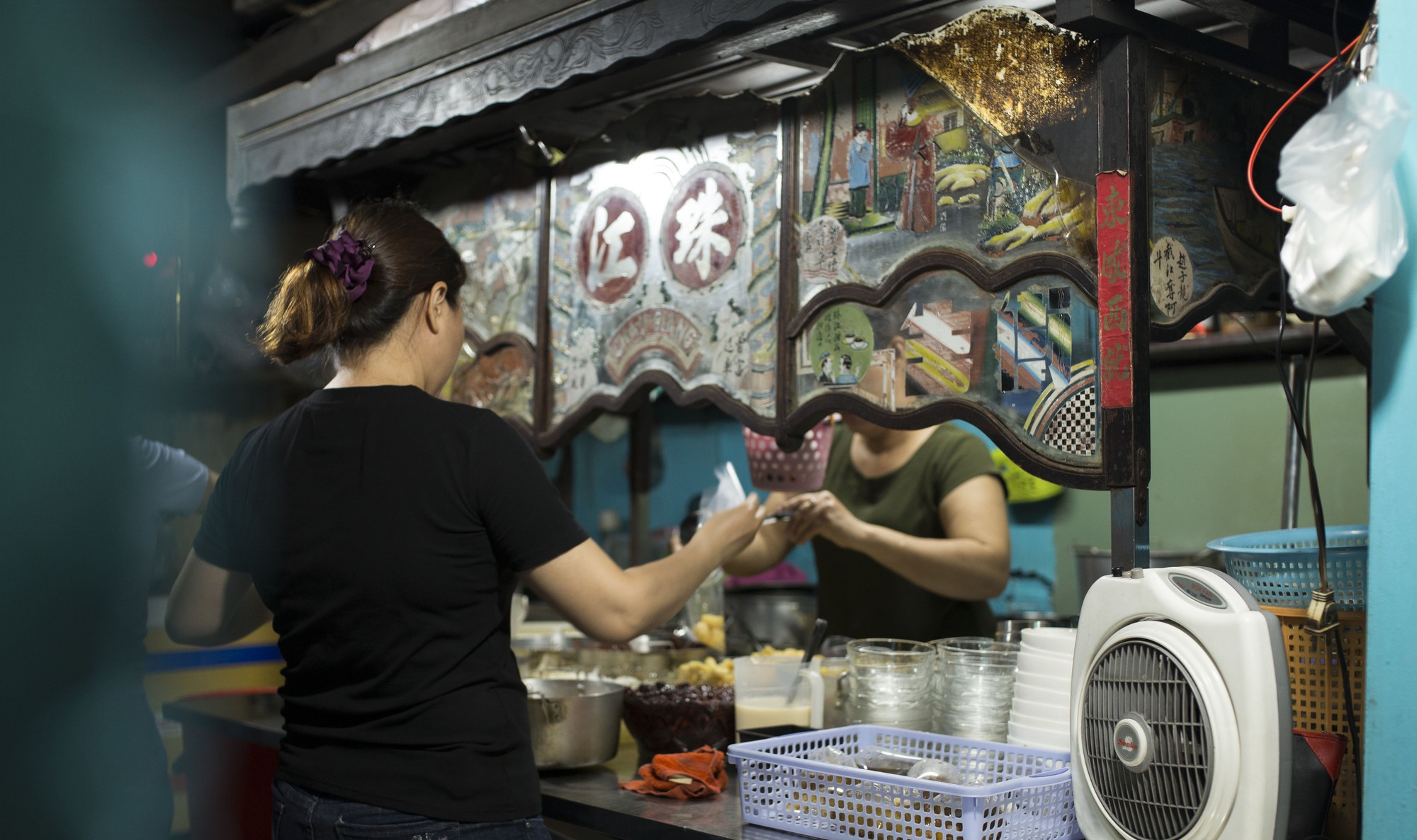 Những quán chè độc lạ ở TP HCM - Ảnh 7. Những quán chè độc lạ ở TP HCM - Ảnh 7.