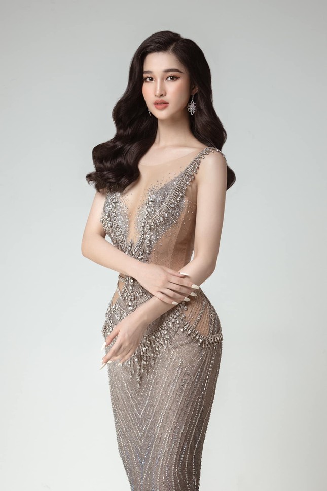 Hiếm hoi diện váy cut-out táo bạo, Á hậu Phương Nhi khiến fan trầm trồ với nhan sắc nóng bỏng - Ảnh 5.