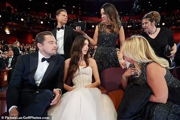 Gã đào hoa Leonardo DiCaprio chia tay bạn gái, lời nguyền 25 tuổi lại ứng nghiệm? - Ảnh 4.