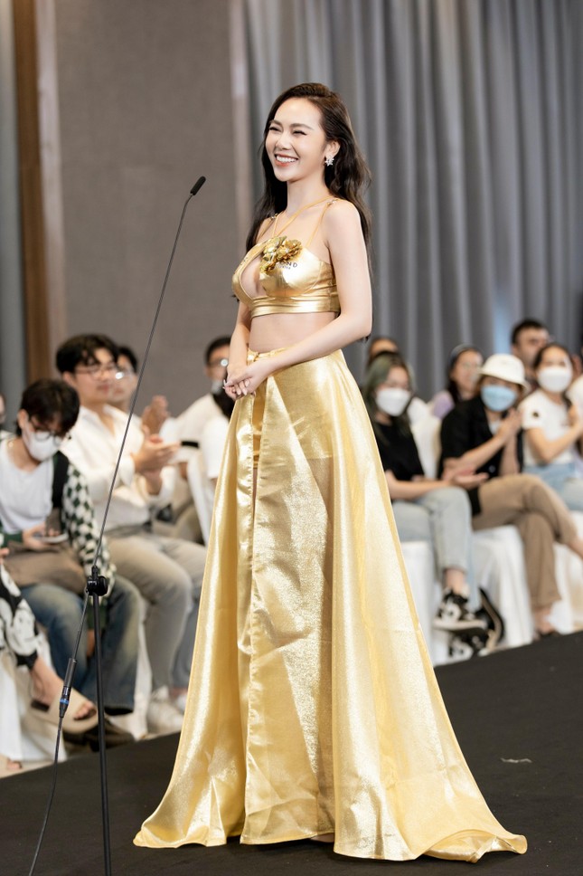 Thí sinh Miss Grand Vietnam bắn rap, trình diễn catwalk lốc xoáy ấn tượng trong buổi sơ khảo - Ảnh 9.