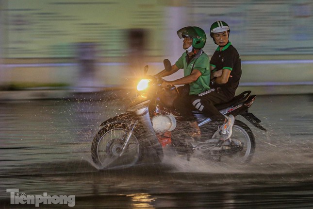 Từ chiều tối nay, miền Bắc bước vào chuỗi ngày mưa lớn - Ảnh 1.