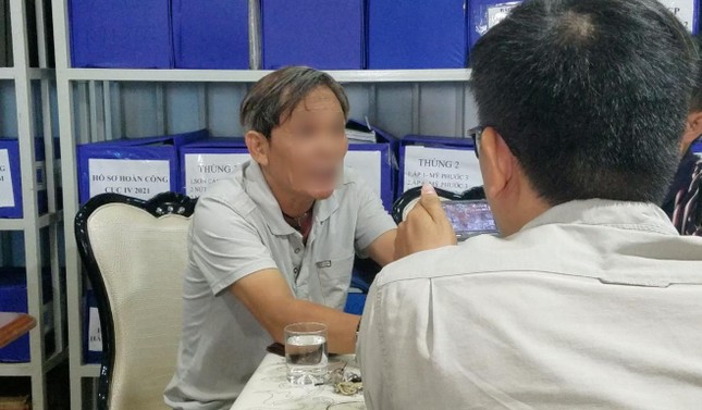 Bị c&aacute;n bộ rởm doạ khởi tố, người đ&agrave;n &ocirc;ng mất hơn 1,8 tỷ đồng - Ảnh 1.