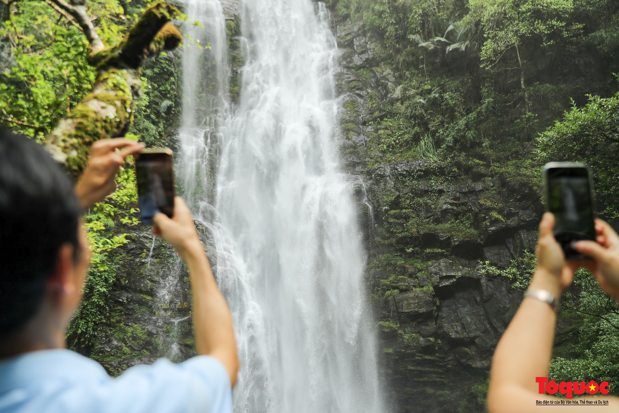 Thác Khe Kèm, dải lụa trắng giữa đại ngàn xứ Nghệ - Ảnh 11. Thác Khe Kèm, dải lụa trắng giữa đại ngàn xứ Nghệ - Ảnh 11.