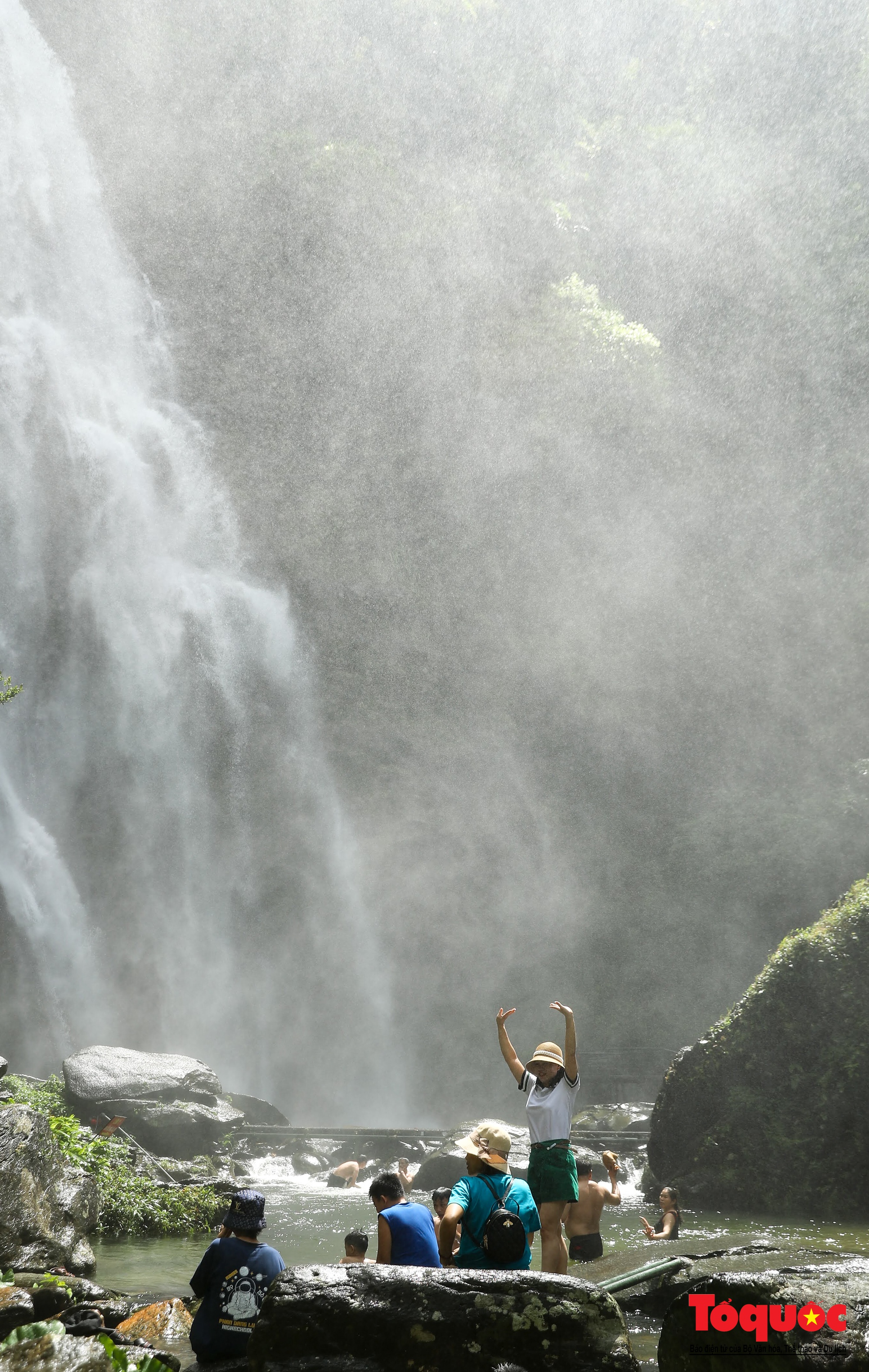 Thác Khe Kèm, dải lụa trắng giữa đại ngàn xứ Nghệ - Ảnh 13. Thác Khe Kèm, dải lụa trắng giữa đại ngàn xứ Nghệ - Ảnh 13.