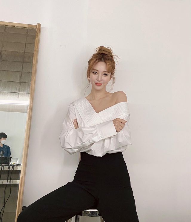 Han Ye Seul sẽ chỉ bạn cách mặc đẹp từ những món thời trang đơn giản - Ảnh 13.