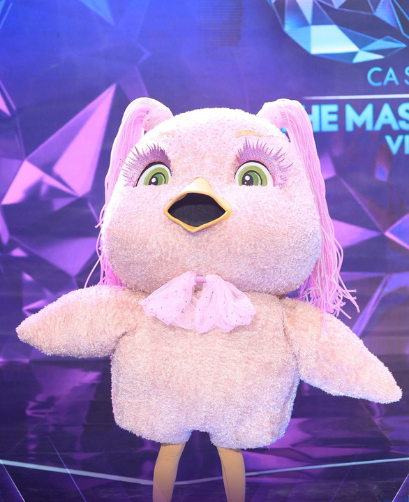 Loạt mascot hóa thân cầu kỳ gây sốt ở Ca sĩ mặt nạ phiên bản Việt - Ảnh 5. Loạt mascot hóa thân cầu kỳ gây sốt ở Ca sĩ mặt nạ phiên bản Việt - Ảnh 5.
