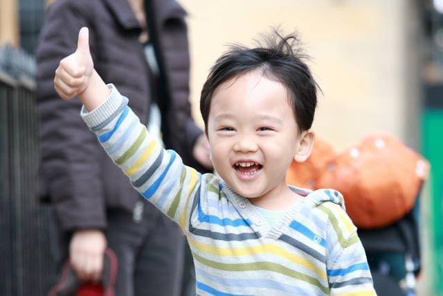 Tương lai của trẻ th&agrave;nh danh hay b&igrave;nh thường chỉ cần nh&igrave;n h&agrave;nh vi tr&ecirc;n b&agrave;n ăn: Cha mẹ để &yacute; kỹ 4 ĐIỀU n&agrave;y để sớm điều chỉnh con c&aacute;i - Ảnh 3.