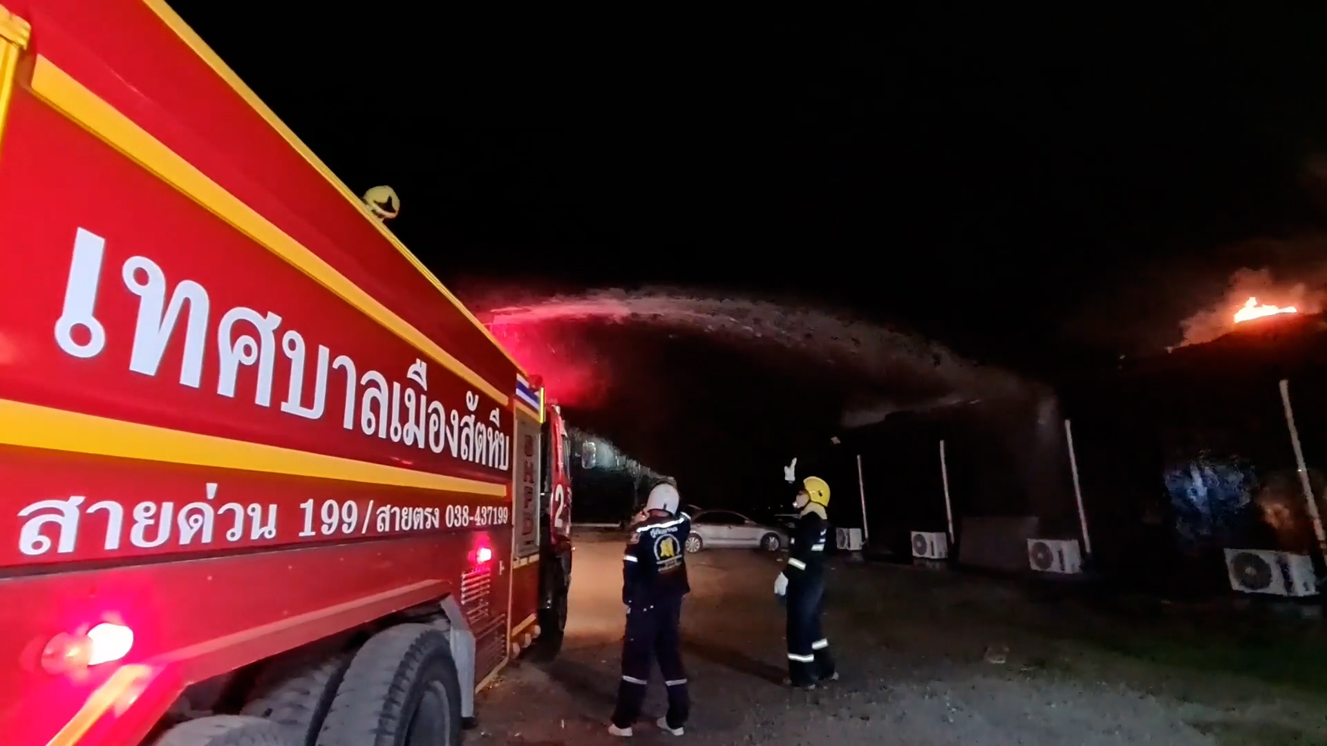 thumbnail - Hộp đêm bốc cháy lúc rạng sáng khiến 14 người thiệt mạng ở Thái Lan