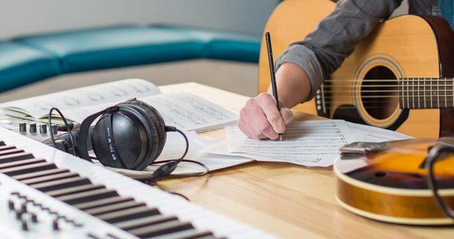 Nếu điều kiện không khá giả nên cân nhắc khi chọn 4 NGÀNH HỌC sau: Học phí khá cao, nghe chi phí mua dụng cụ học tập mà giật mình, có ngành ngốn cả trăm triệu - Ảnh 1. Nếu điều kiện không khá giả nên cân nhắc khi chọn 4 NGÀNH HỌC sau: Học phí khá cao, nghe chi phí mua dụng cụ học tập mà giật mình, có ngành ngốn cả trăm triệu - Ảnh 1.