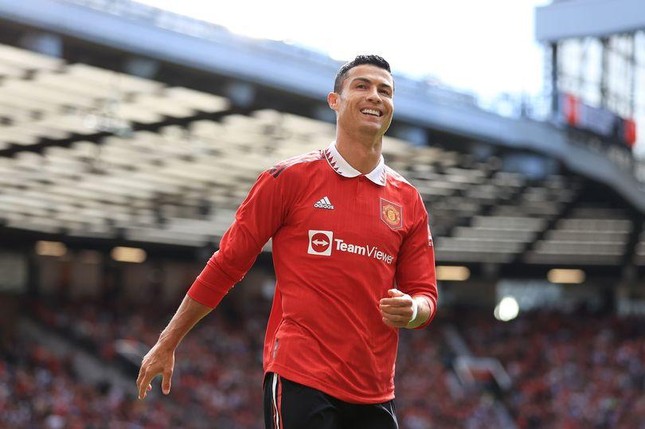  Ronaldo bắn tín hiệu cho thấy đã ‘ngoan ngoãn’ ở lại MU  - Ảnh 1.