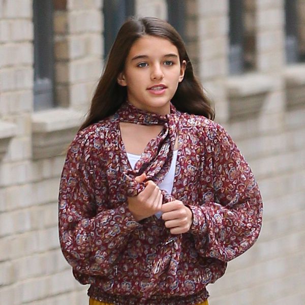 Suri Cruise thả dáng thướt tha trên phố, nhan sắc tuổi 16 gây sốt cõi mạng - Ảnh 3.