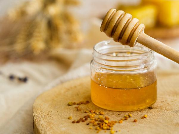 3 công thức làm mặt nạ giúp se khít lỗ chân lông tại nhà - Ảnh 1.