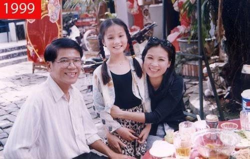 Diễm My 9x gây sốt với loạt ảnh ngày nhỏ bên Thương Tín, nữ hoàng ảnh lịch Diễm Hương - Ảnh 9.